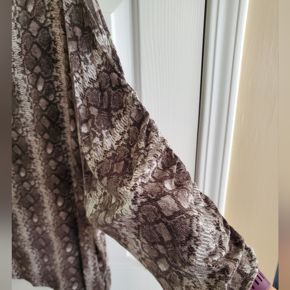 MICHAEL MICHAEL KORS Brown Snake Print Cold Shoulder 3/4 Ruched Sleeves size L - Picture 5 of 12